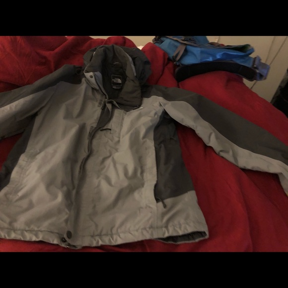 North Face Medium black&grey jacket - Picture 2 of 4